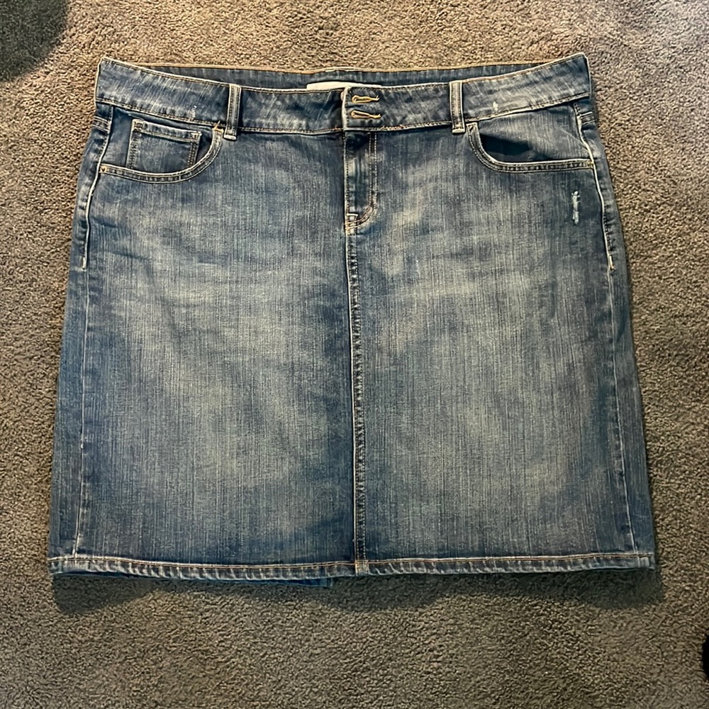 Women’s Old Navy denim skirt size 18